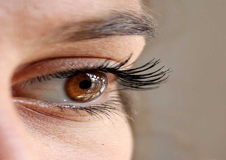 get-longer-and-thicker-eyelashes